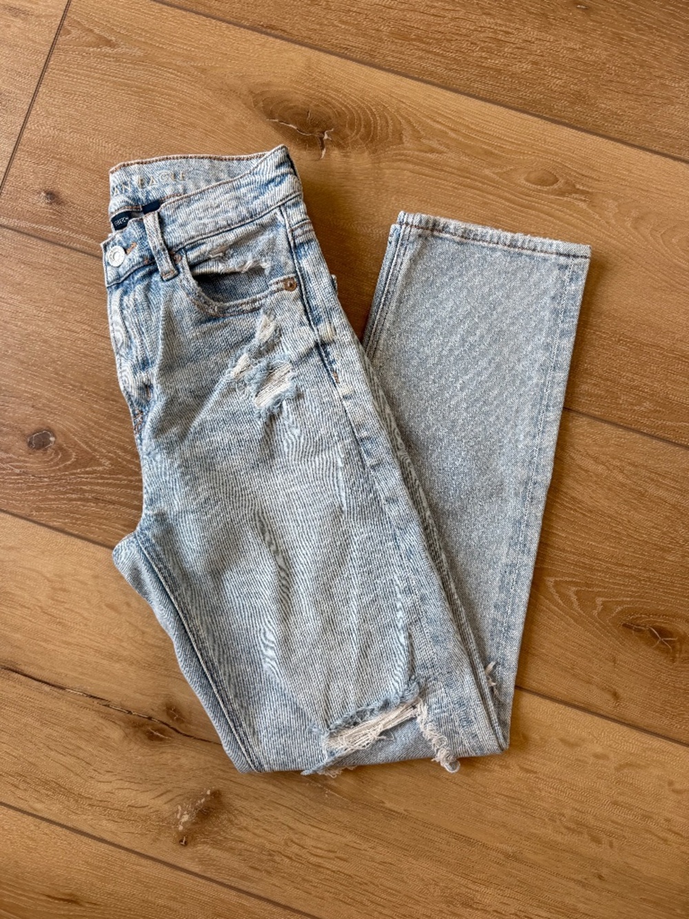 American Eagle Womens Super High-Rise Ankle Straight Distressed Jeans